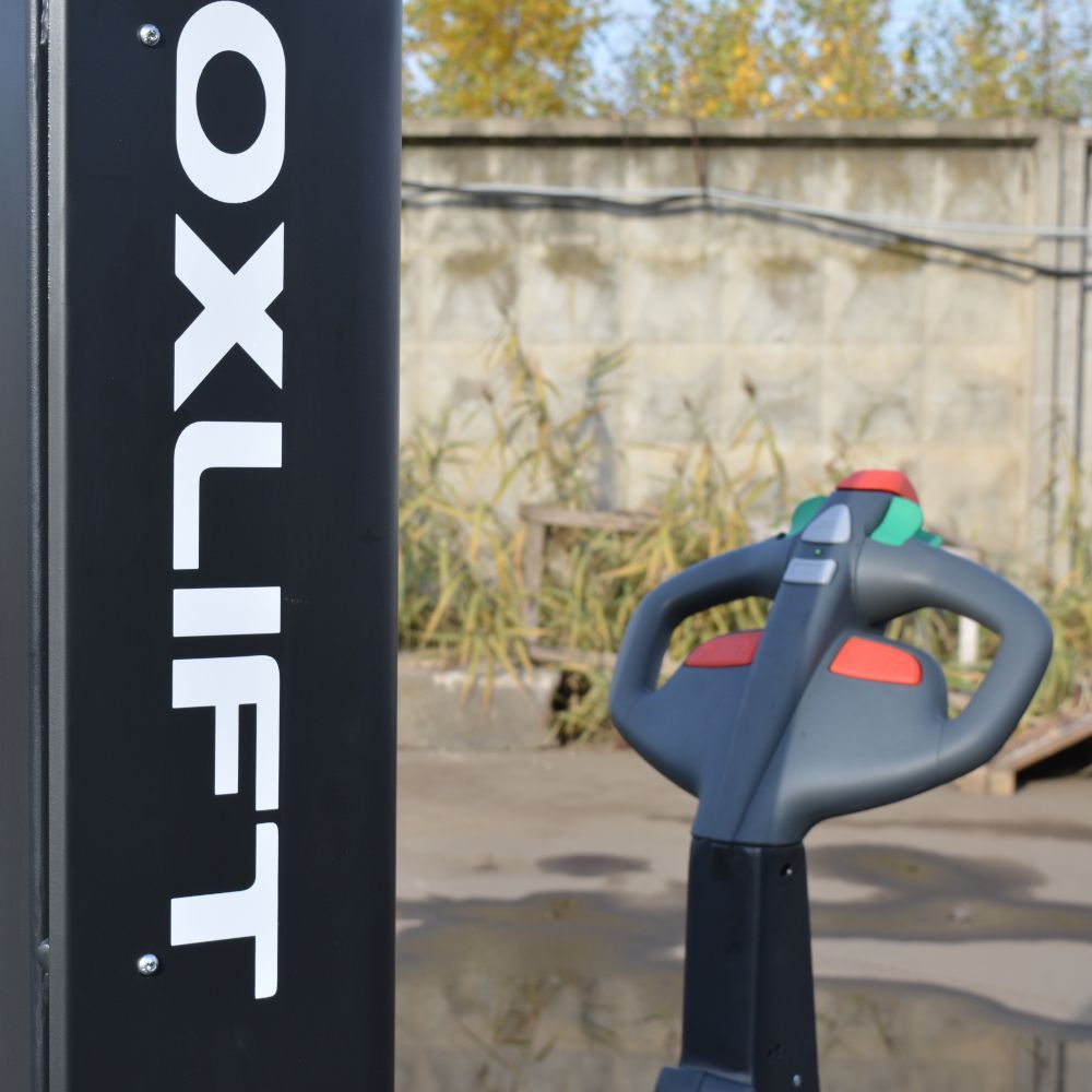 Самоходный штабелер с платформой оператора OXLIFT Premium PS 1555 1500 кг 5.5 м FFL